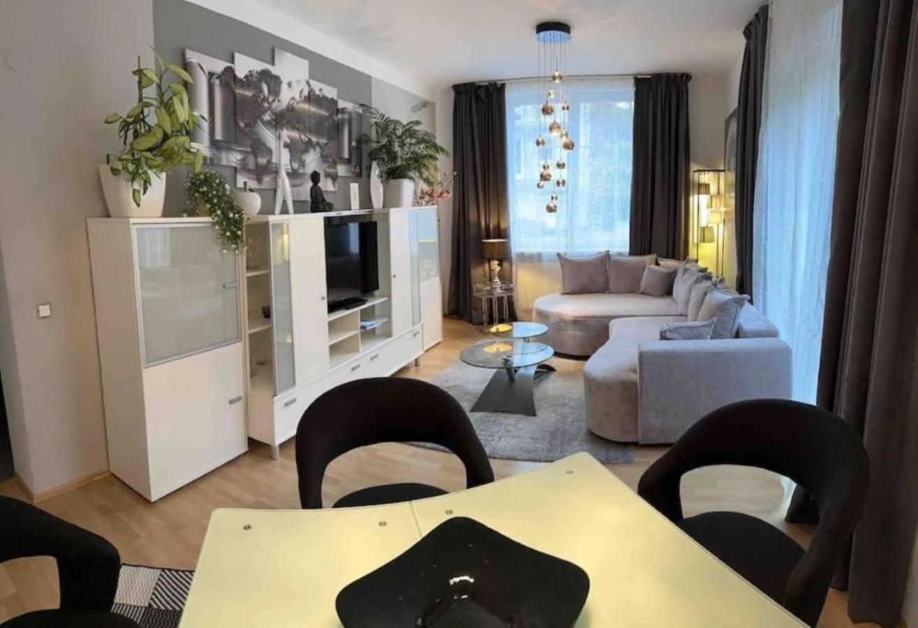 גרוסגמיין Wohnung 1 Mit 2 Schlafzimmern Und Terrasse מראה חיצוני תמונה
